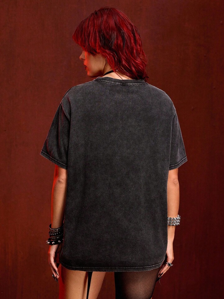 A Nightmare on Elm Street X ROMWE Figure Graphic Distressed Finish Round Neck Short Sleeve T-Shirt
