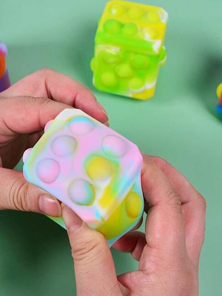 1pc Cube Shaped Random Squeeze Toy