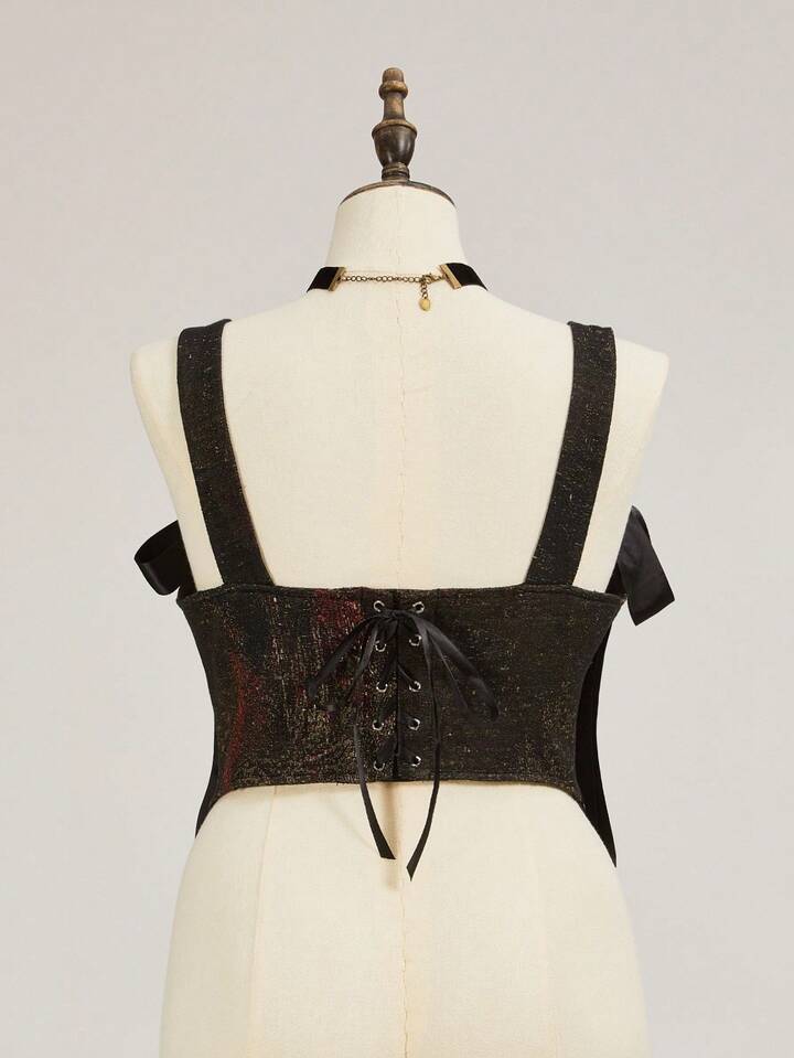 EDITION Medieval Court Portrait Jacquard Weave Fitted Plus Size Camisole