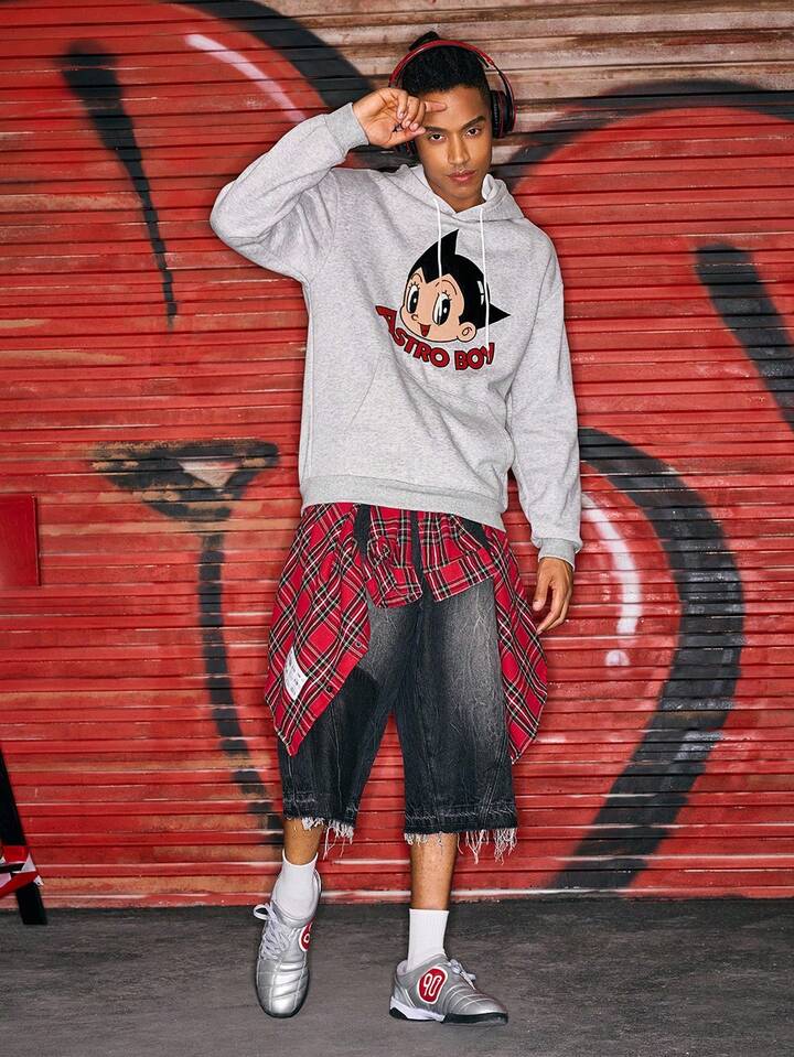 Astro Boy X ROMWE Cartoon Graphic Grey Hoodie Sweatshirt, Vintage Cartoon Pattern Versatile Top