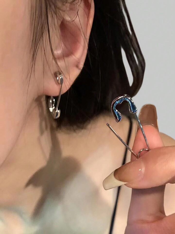 Goth Creative Pin Design Stud Earrings