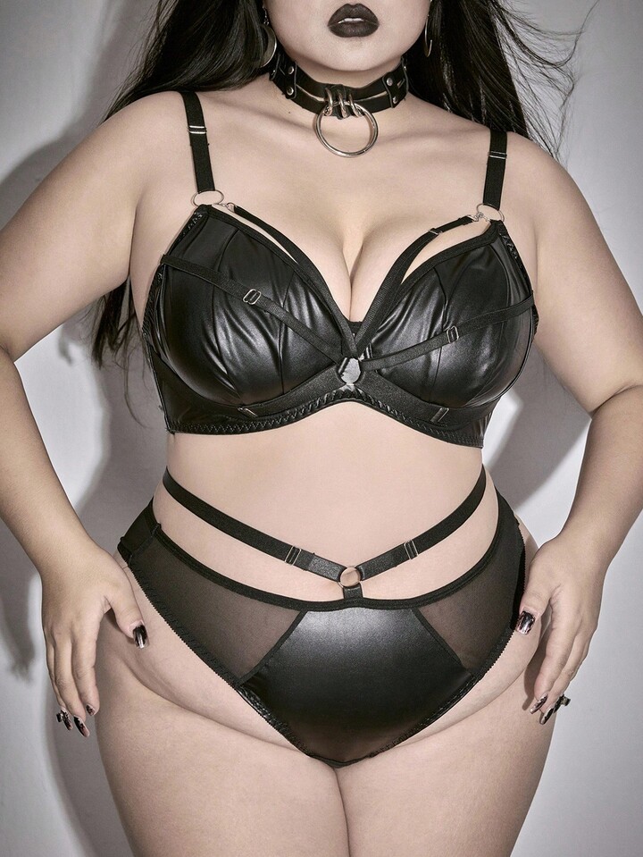 Plus Size Gothic Metal Ring Bralette & Panty Set