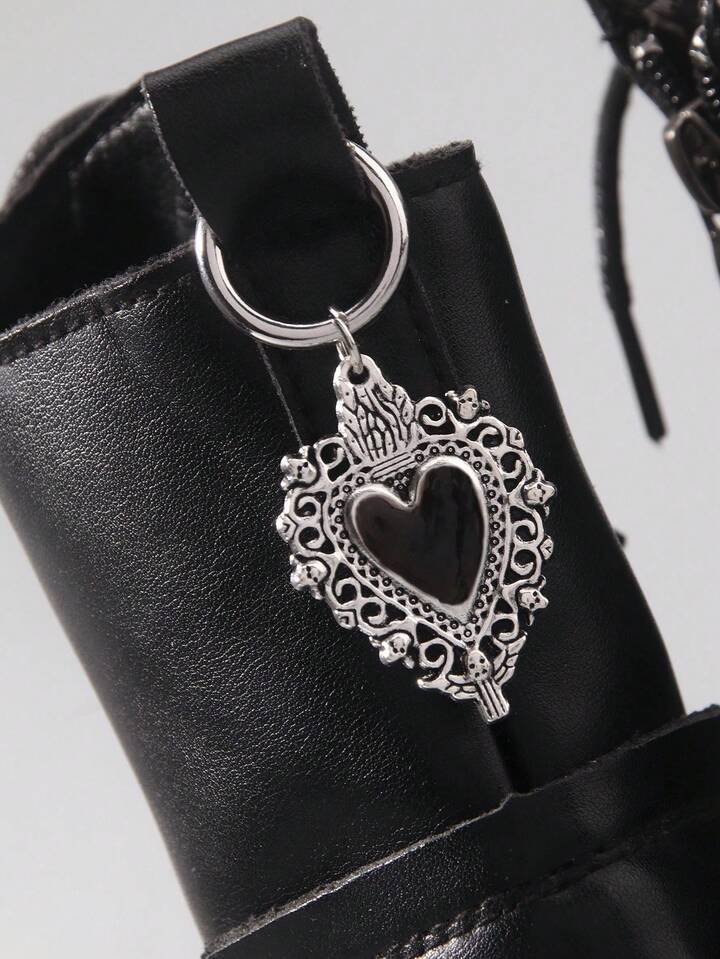 2pcs/Set Vintage Gothic Devil Eye & Heart Pendant Shoe Boot Bag Decoration Accessories