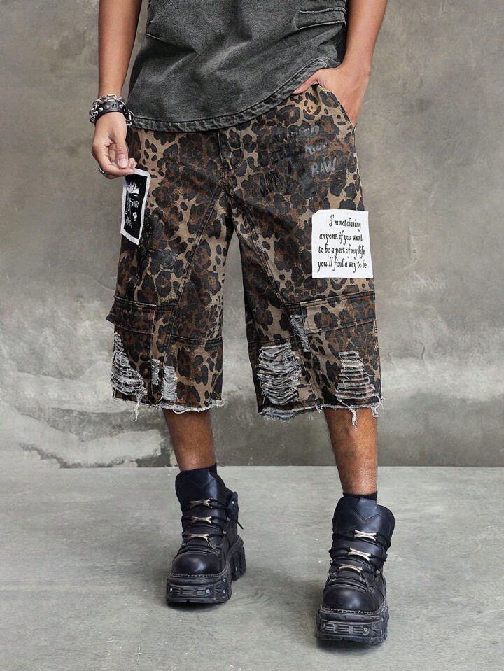 Street Life Men's Grunge Leopard Print Slogan Decoration Loose Casual Denim Cargo Shorts